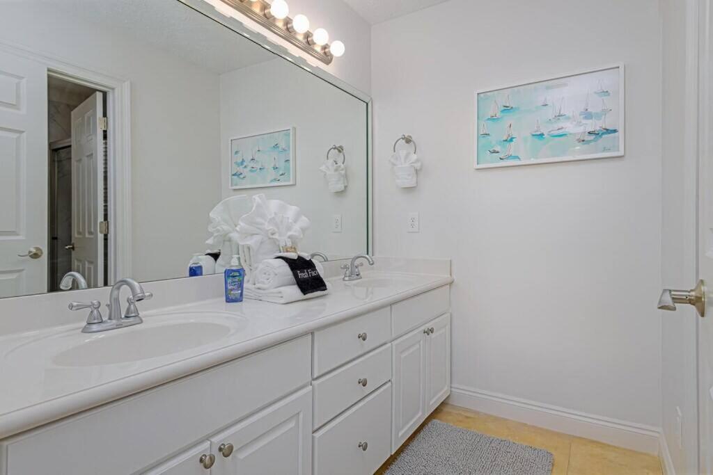 * Sugar Sands * Steps To * Pool * Balconies * Holiday home Panama City Beach