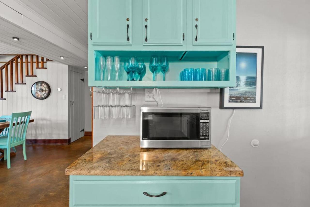 Holiday home Nautical Rose - Hot Tub, 600 Feet To Beach, Beach Gear Incl'd, & Fire Pit! Panama City Beach