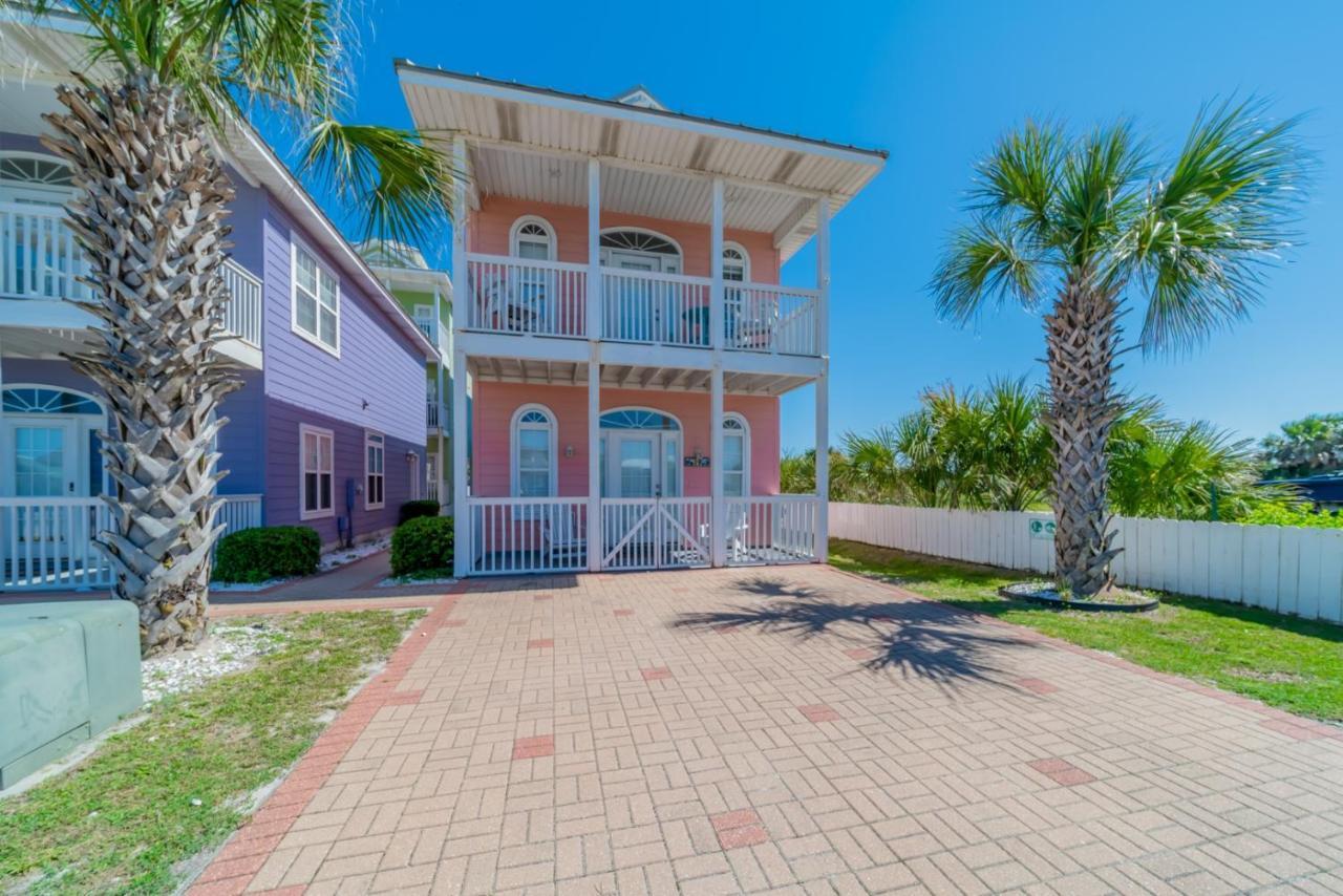 Holiday home Paradise By The Pier