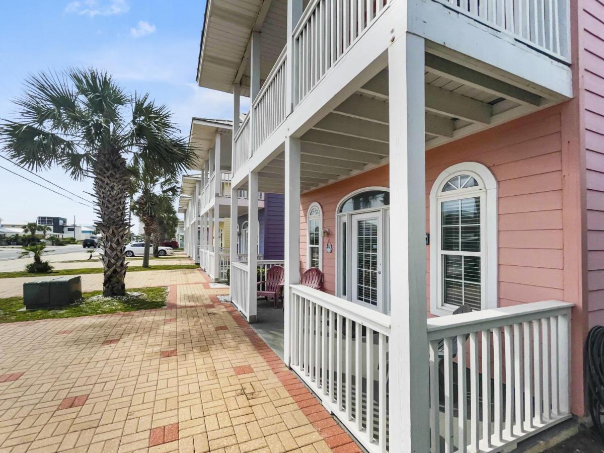 Holiday home Paradise By The Pier *