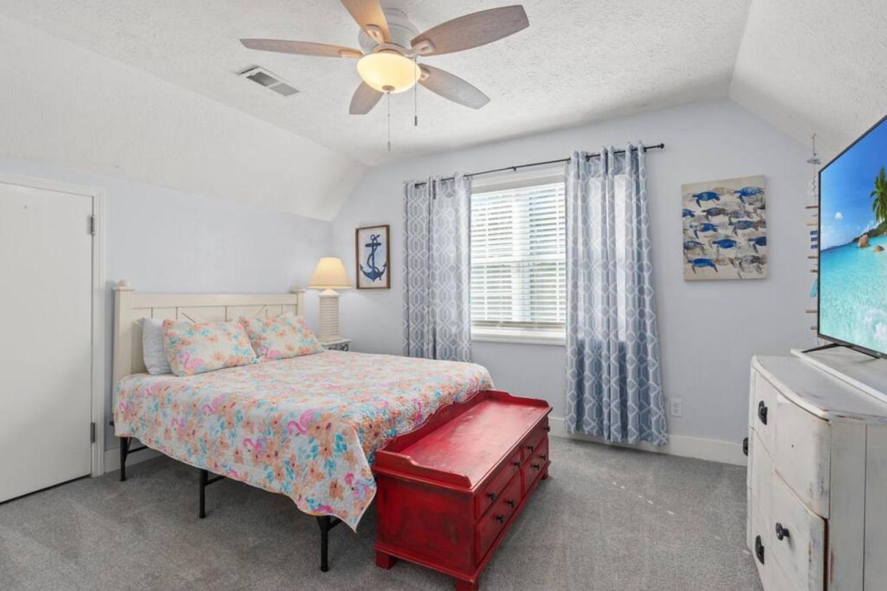 Holiday home Seaside Serenity: Coastal Beach With Outdoor Living Panama City Beach