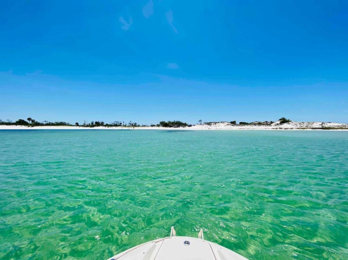 Holiday home Seaside Serenity: Coastal Beach With Outdoor Living Panama City Beach