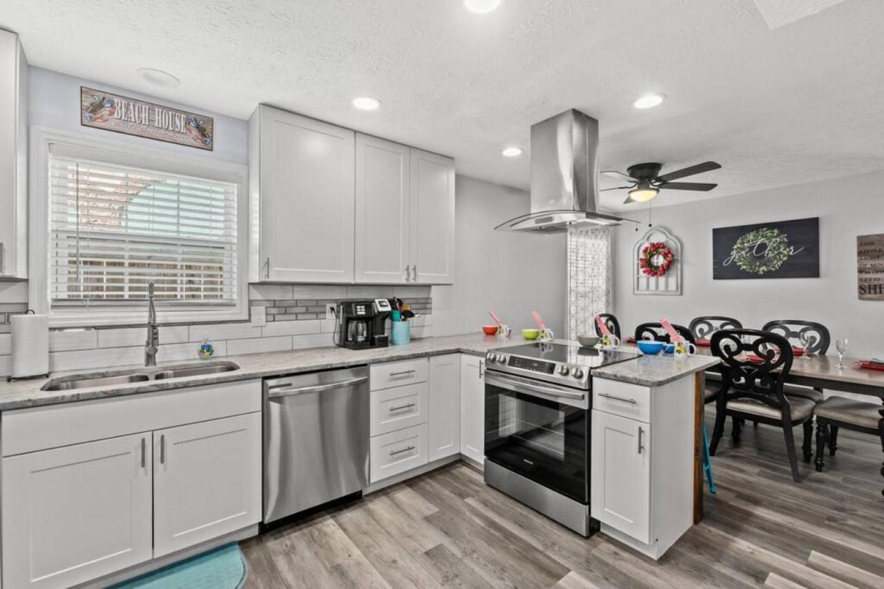 Seaside Serenity: Coastal Beach With Outdoor Living * Panama City Beach