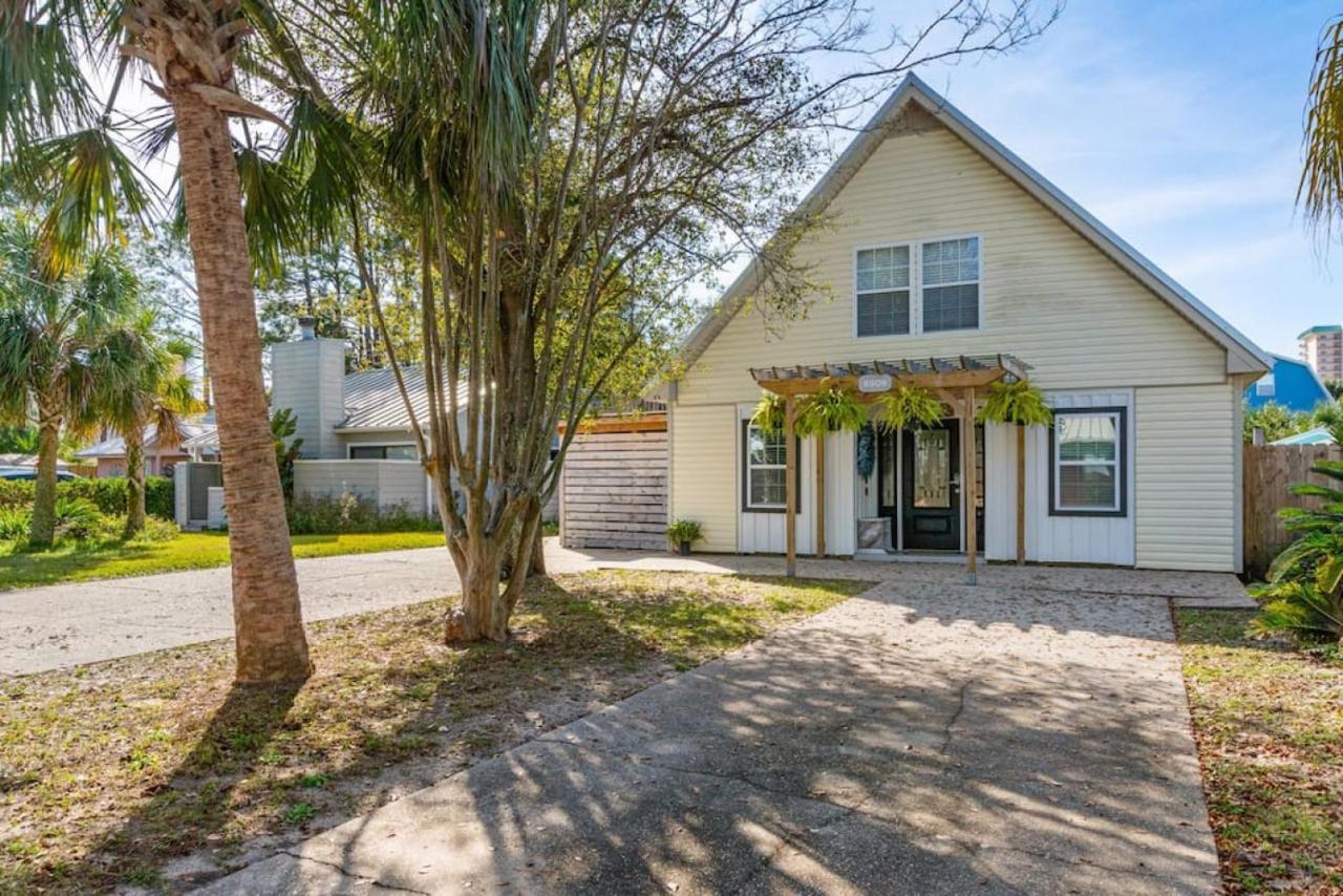 Seaside Serenity: Coastal Beach With Outdoor Living * Panama City Beach