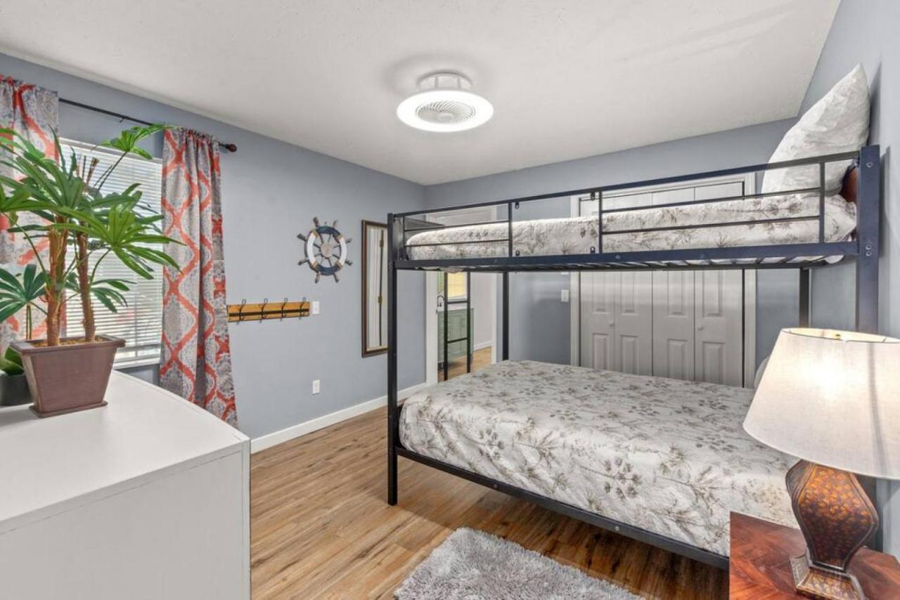 Fanta Sea: Coastal Retreat With Hot Tub And Game * Panama City Beach