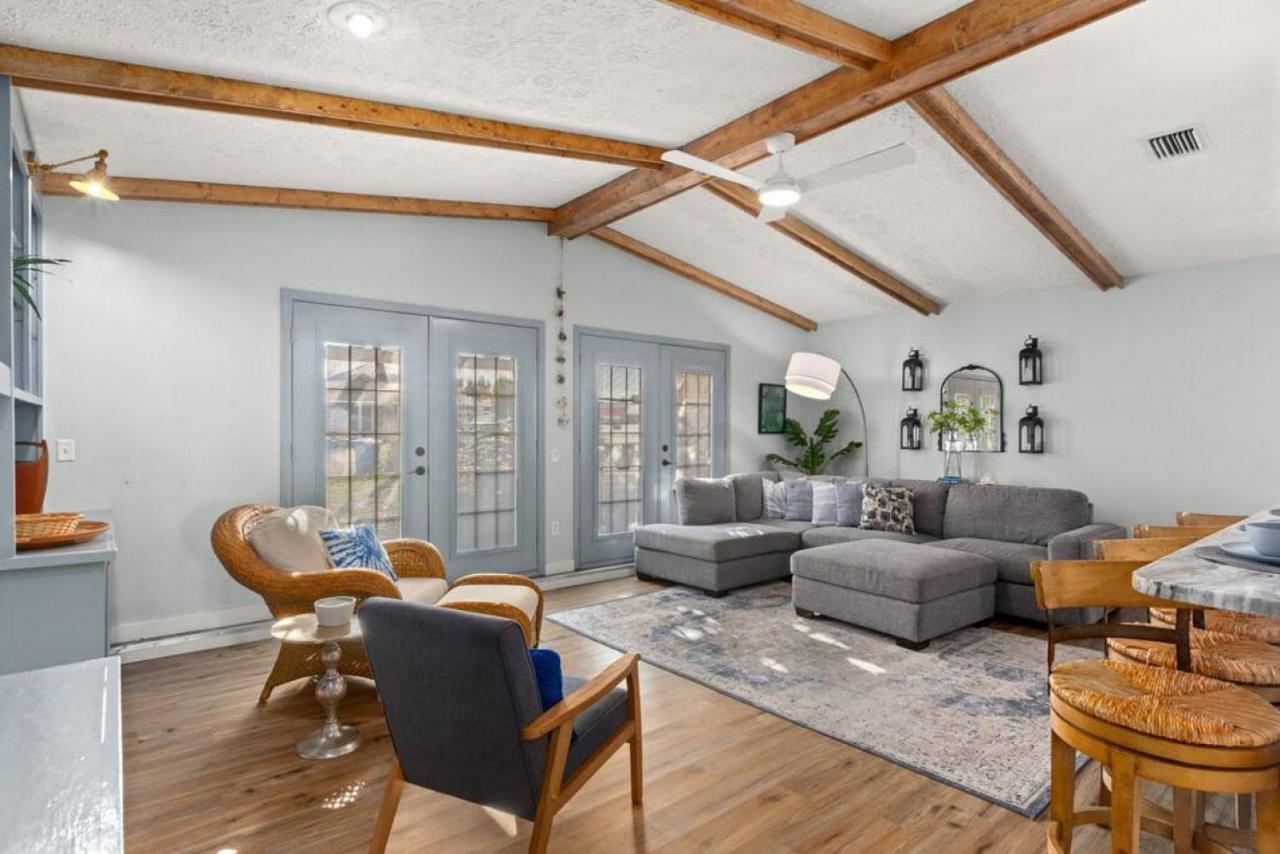 Fanta Sea: Coastal Retreat With Hot Tub And Game Holiday home Panama City Beach