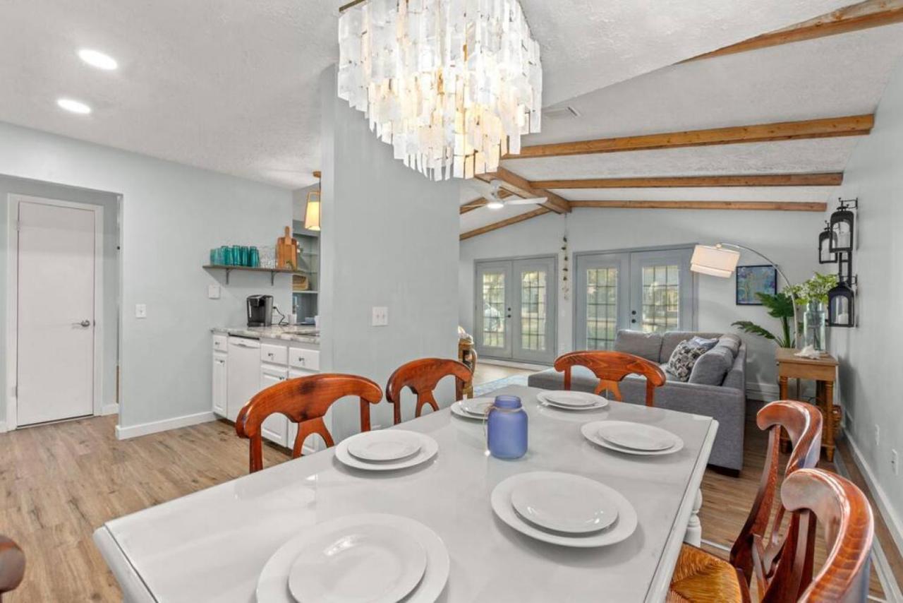 Fanta Sea: Coastal Retreat With Hot Tub And Game