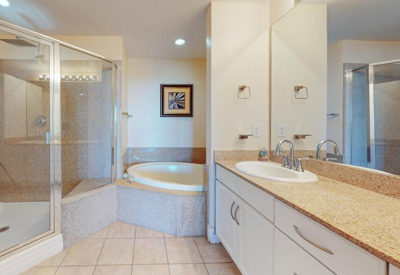 Apartment Laketown Wharf 1529 *