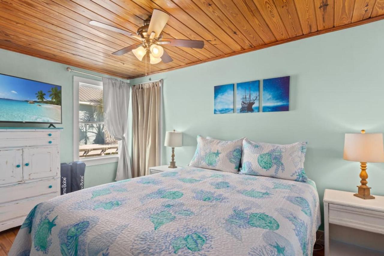 Holiday home Nautical Rose - Hot Tub, 600 Feet To Beach, Beach Gear Incl'd, & Fire Pit! *