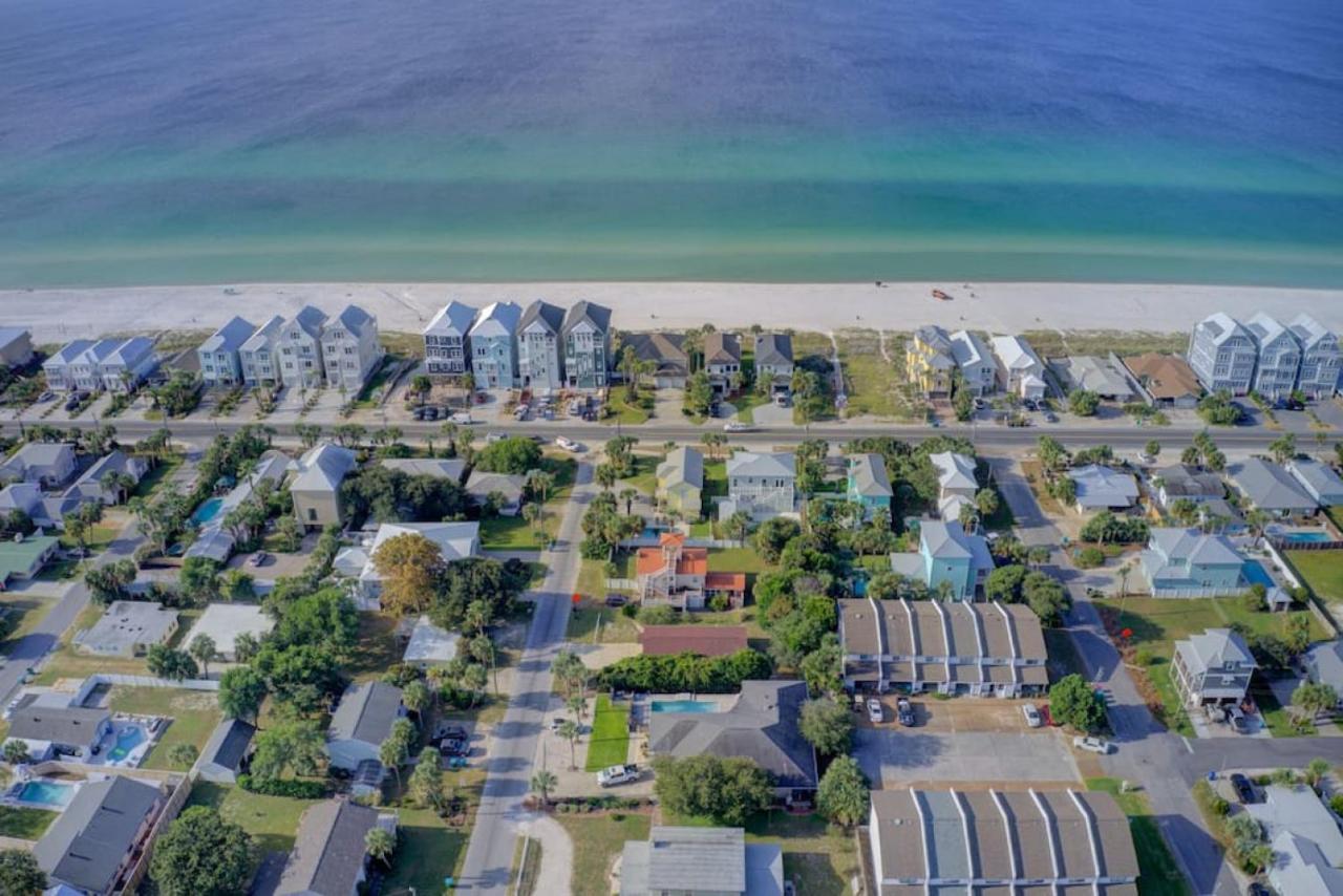 Holiday home Nautical Rose - Hot Tub, 600 Feet To Beach, Beach Gear Incl'd, & Fire Pit! Panama City Beach