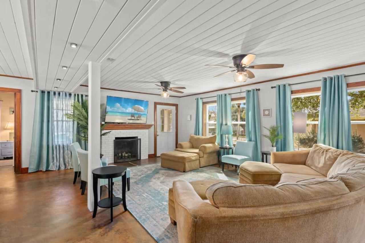 Holiday home Nautical Rose - Hot Tub, 600 Feet To Beach, Beach Gear Incl'd, & Fire Pit!