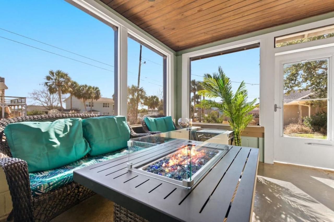 Nautical Rose - Hot Tub, 600 Feet To Beach, Beach Gear Incl'd, & Fire Pit!