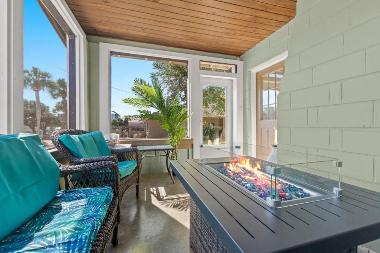 Nautical Rose - Hot Tub, 600 Feet To Beach, Beach Gear Incl'd, & Fire Pit! Holiday home