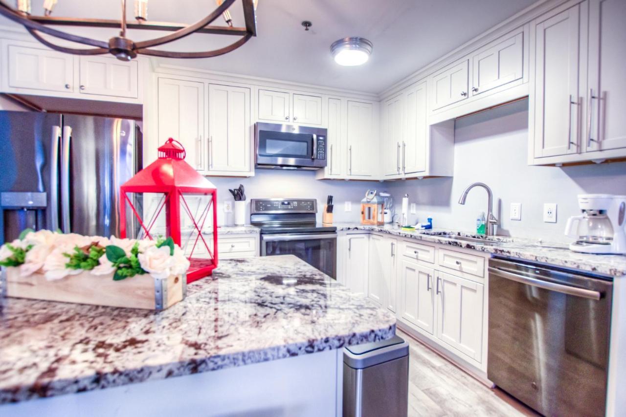 Brand New! Laketown Wharf 633! Amazing 3 Bd, Great Location, And Awesome Amenities! Holiday home