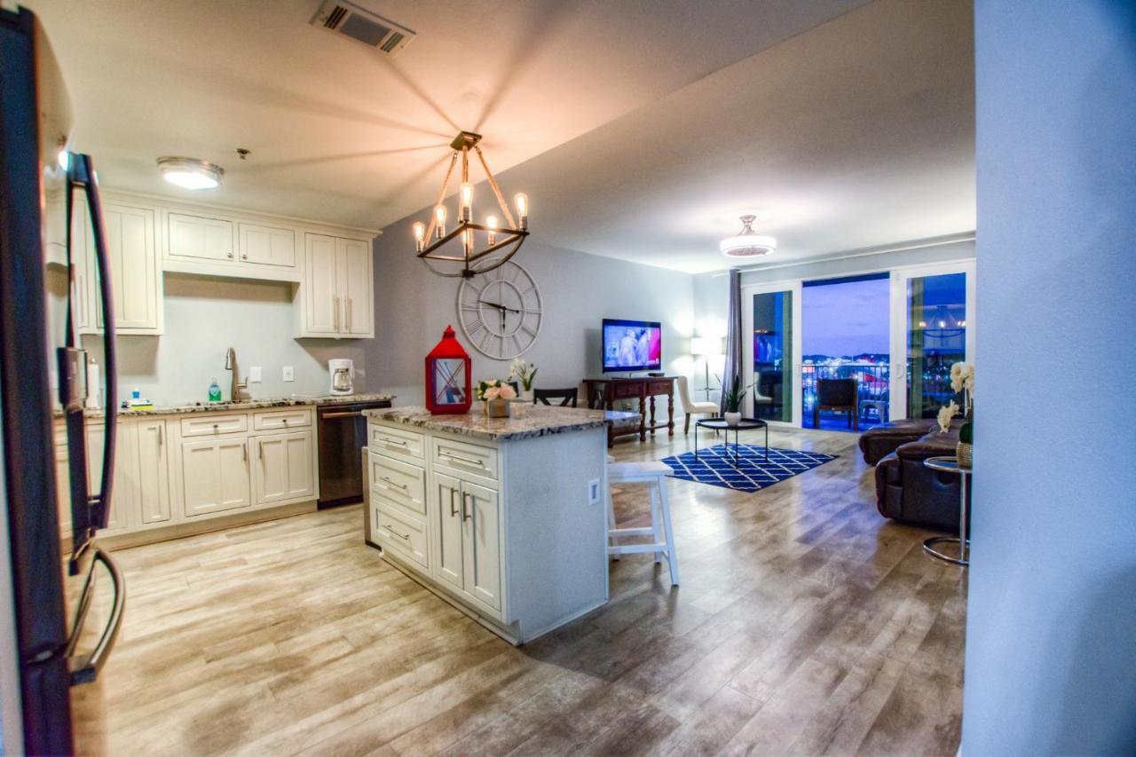 Brand New! Laketown Wharf 633! Amazing 3 Bd, Great Location, And Awesome Amenities! *