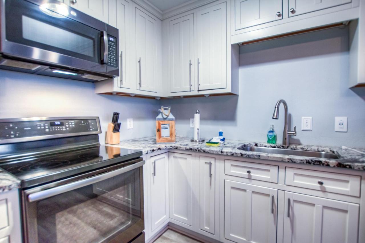 Brand New! Laketown Wharf 633! Amazing 3 Bd, Great Location, And Awesome Amenities! Holiday home