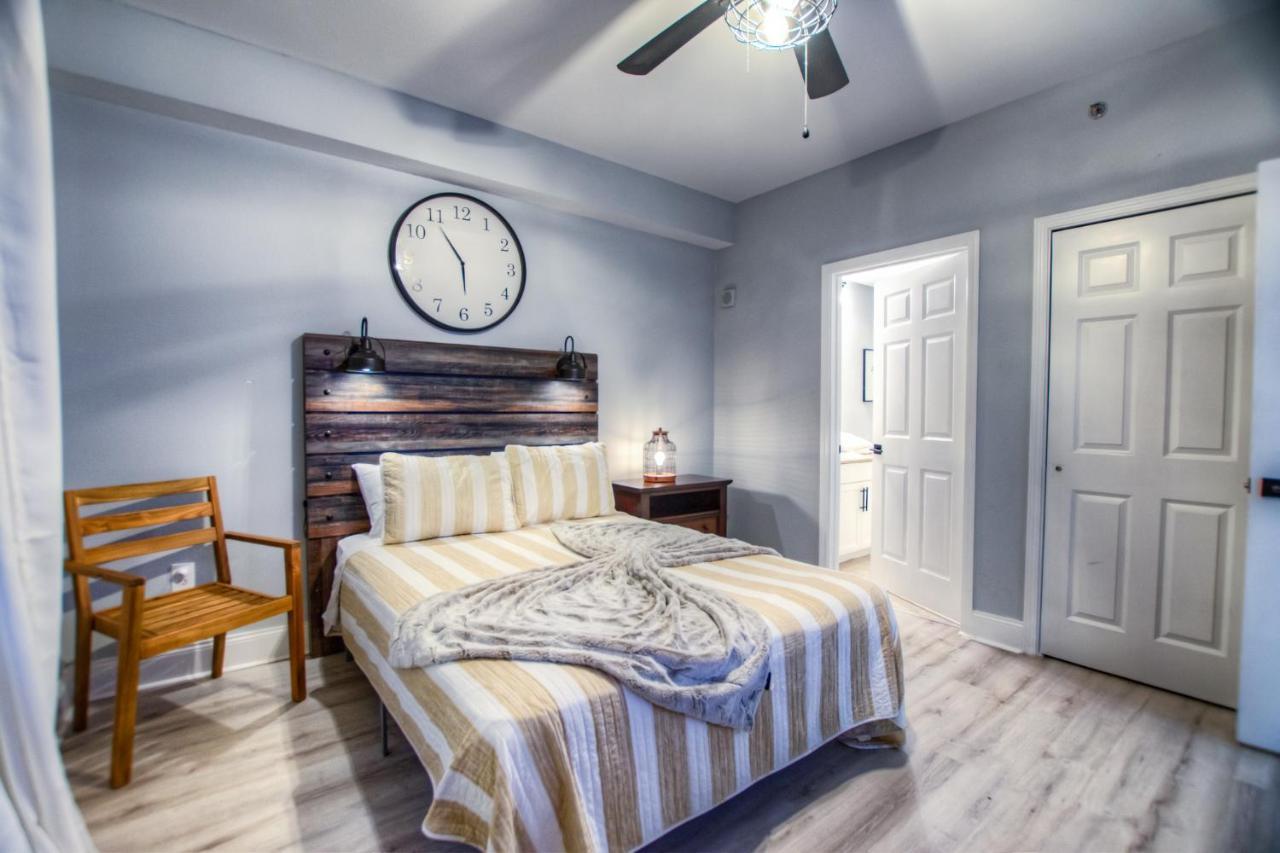 Brand New! Laketown Wharf 633! Amazing 3 Bd, Great Location, And Awesome Amenities!