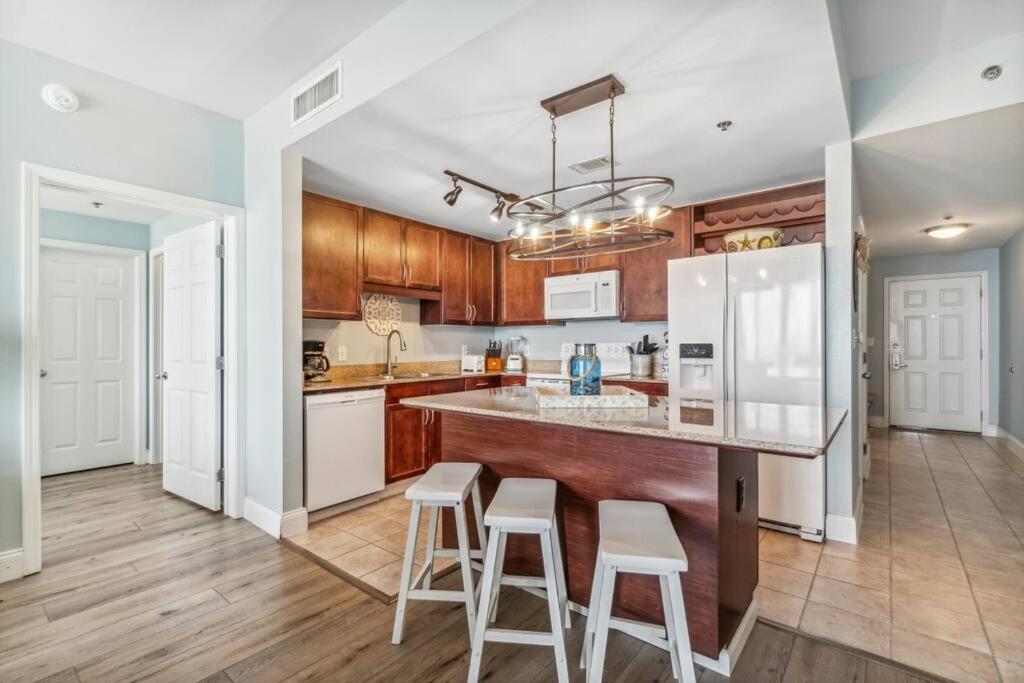Spacious With Gulf Views! Sleeps 8! By Dolce Getaways Pcb Apartment