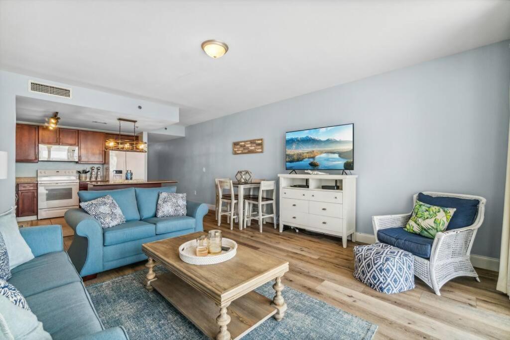 Spacious With Gulf Views! Sleeps 8! By Dolce Getaways Pcb Apartment *