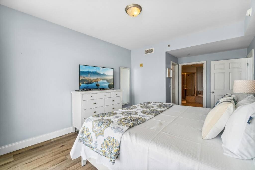 Apartment Spacious With Gulf Views! Sleeps 8! By Dolce Getaways Pcb Panama City Beach