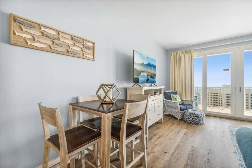 Spacious With Gulf Views! Sleeps 8! By Dolce Getaways Pcb Apartment Panama City Beach