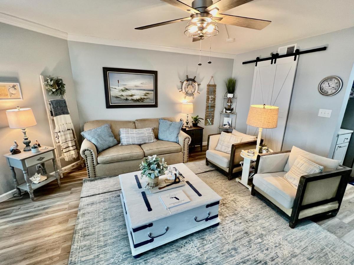 Newly Renovated Beachfront Condo! Free Chair Service! By Dolce Getaways Pcb