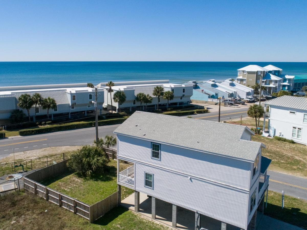 Holiday home Summer Dayz - Families It Here, Just Across From The
