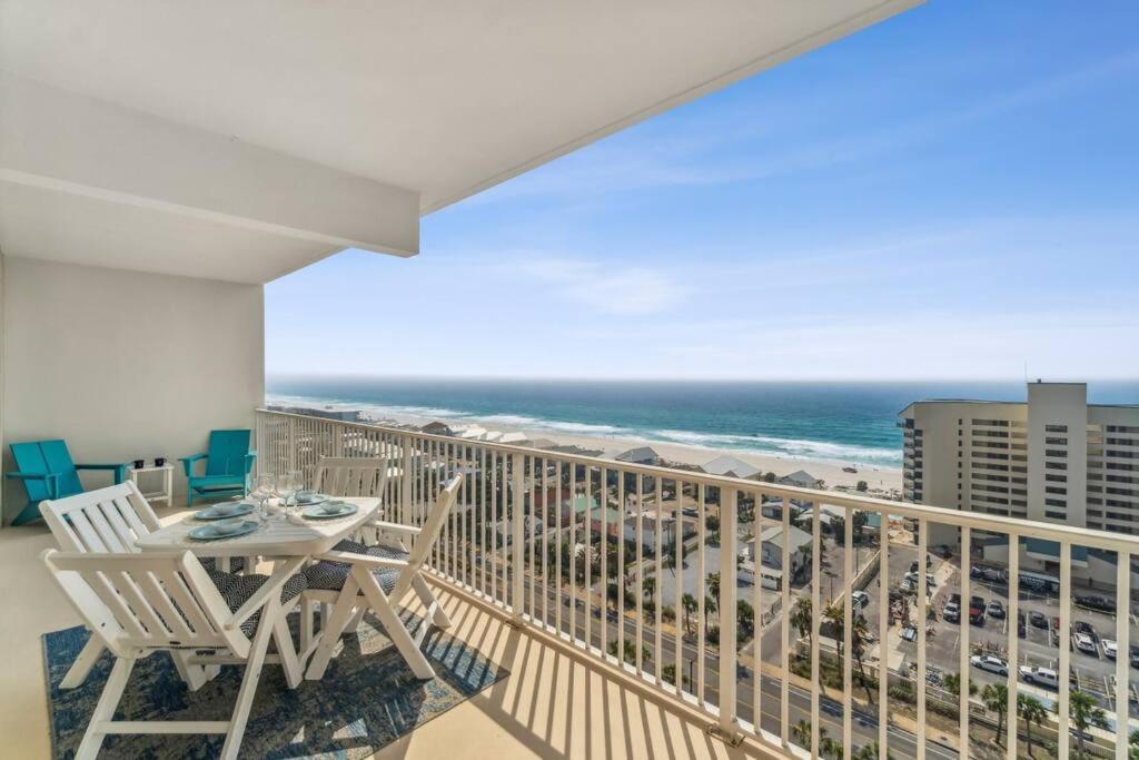 Apartment Spacious With Gulf Views! Sleeps 8! By Dolce Getaways Pcb *