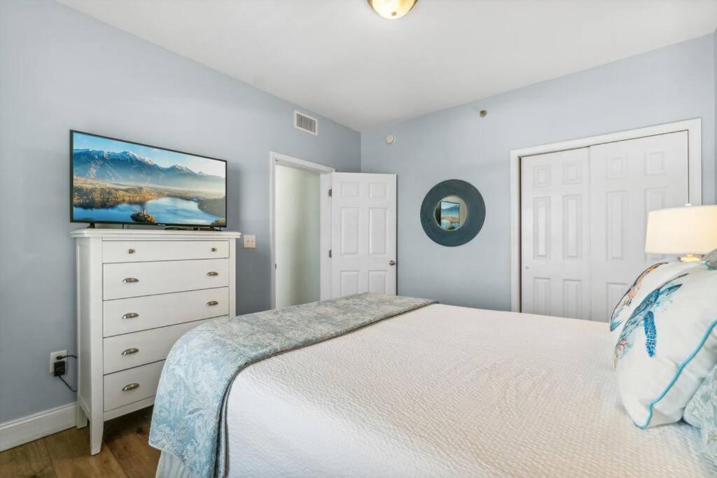 Spacious With Gulf Views! Sleeps 8! By Dolce Getaways Pcb Apartment *