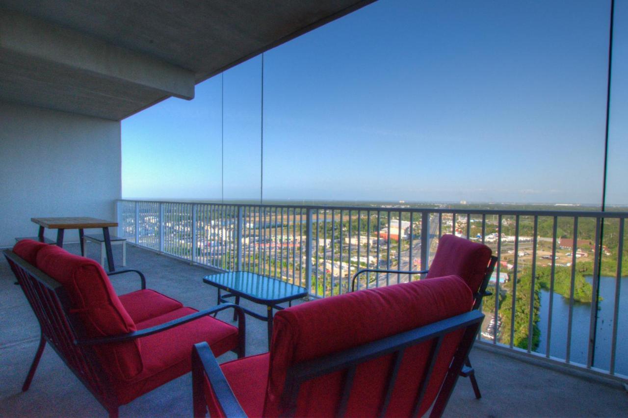 Large 3 Bd Penthouse 2034 In Laketown, Great Views And Amenities! *