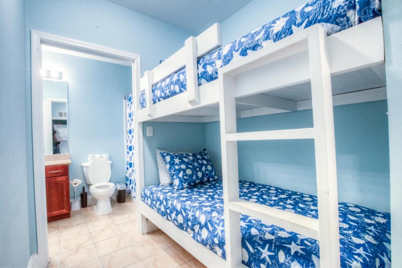 Large 3 Bd Penthouse 2034 In Laketown, Great Views And Amenities! *