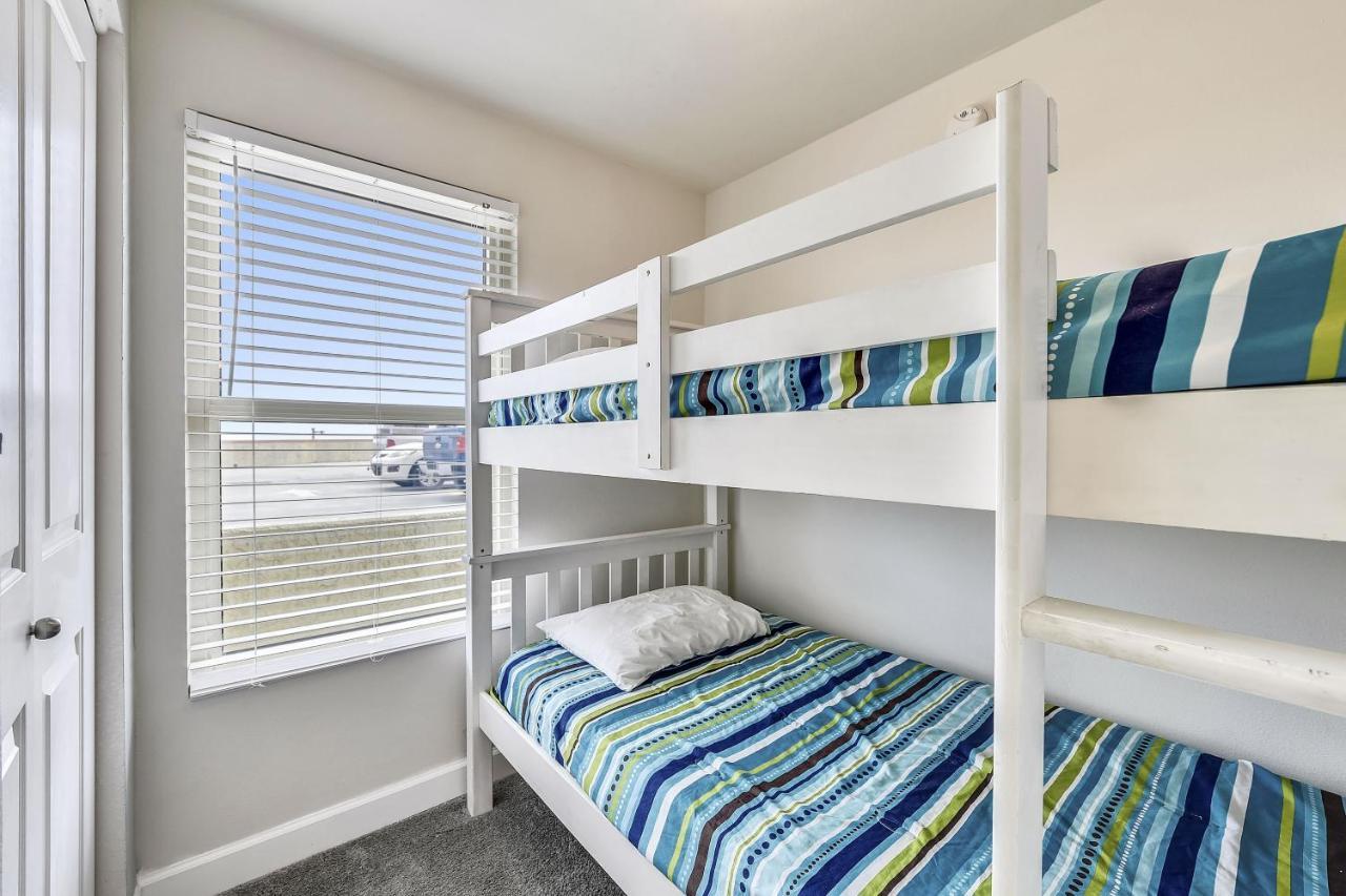 Shores Of Panama 1211- Sleeps 6, Gulf View, Reserved Parking! Free Fun! Apartment Panama City Beach