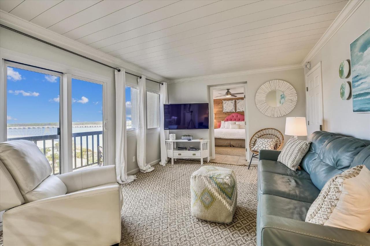 Apartment Pinnacle Port A502 - Updated 3 Bedroom 3 Bathroom Sleeps 8, Free Fun! Boat Ramp Access!