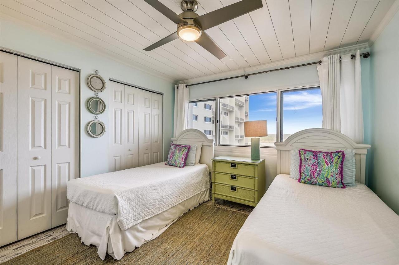 Pinnacle Port A502 - Updated 3 Bedroom 3 Bathroom Sleeps 8, Free Fun! Boat Ramp Access! *