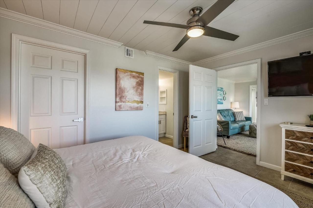 Apartment Pinnacle Port A502 - Updated 3 Bedroom 3 Bathroom Sleeps 8, Free Fun! Boat Ramp Access!