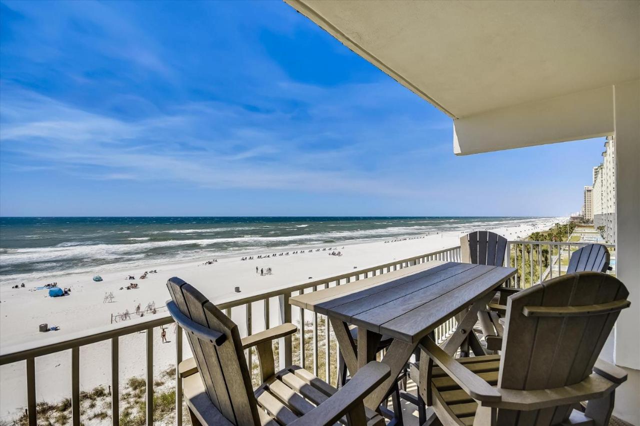 Apartment Shores Of Panama 401: Beachfront 3-bedroom With Parking