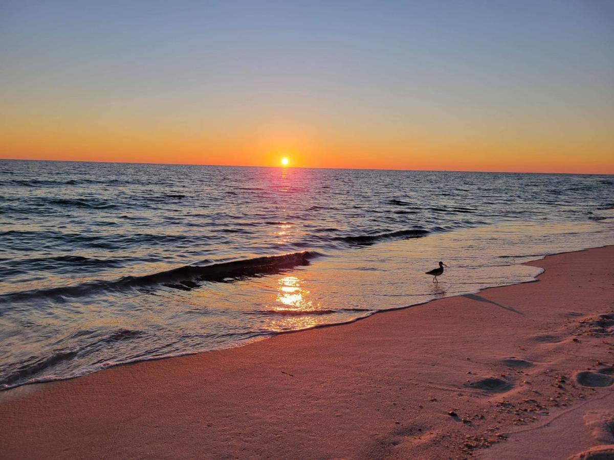 Recently Renovated 2bd, Sleeps 6 Pinnacle Port, With Boat Ramp Apartment