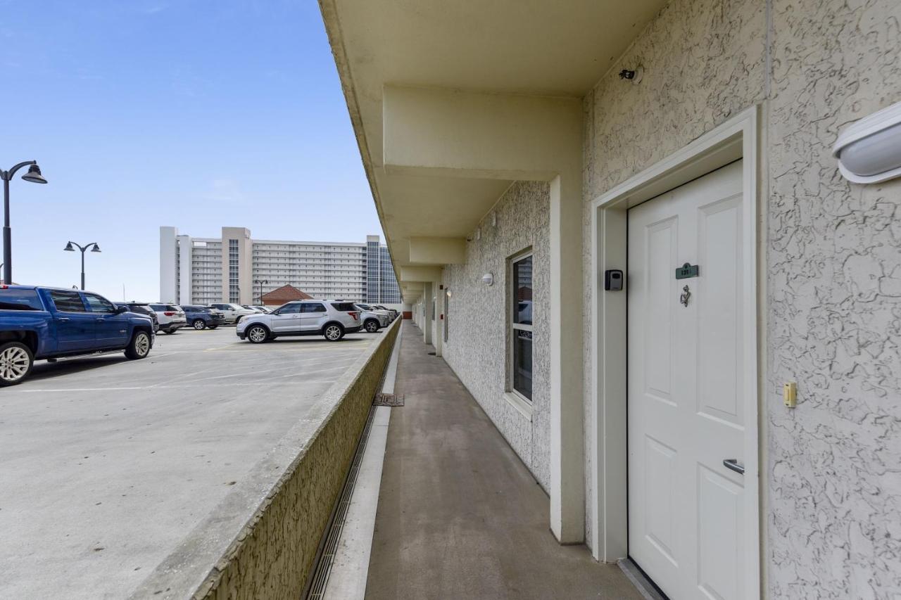 Apartment Shores Of Panama 1211- Sleeps 6, Gulf View, Reserved Parking! Free Fun! *