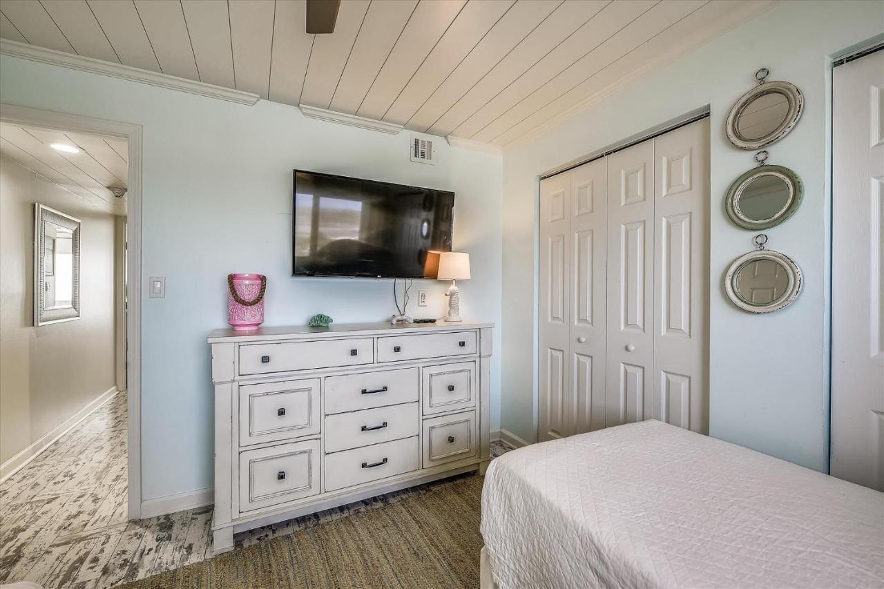 Apartment Pinnacle Port A502 - Updated 3 Bedroom 3 Bathroom Sleeps 8, Free Fun! Boat Ramp Access! *