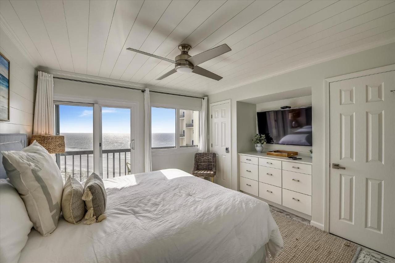 Pinnacle Port A502 - Updated 3 Bedroom 3 Bathroom Sleeps 8, Free Fun! Boat Ramp Access!