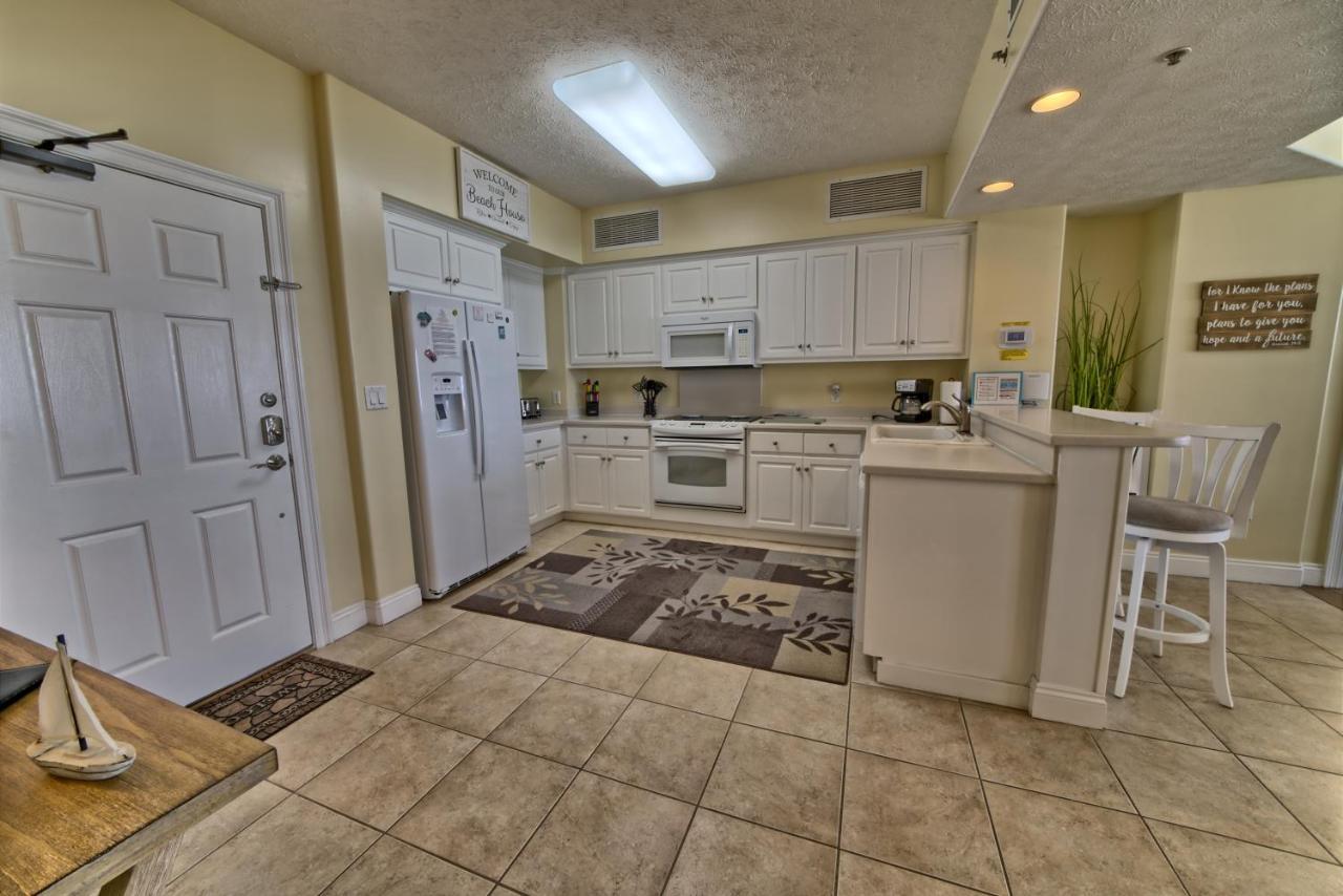 Apartment Roomy With Pool And Access - Unit 0502 *