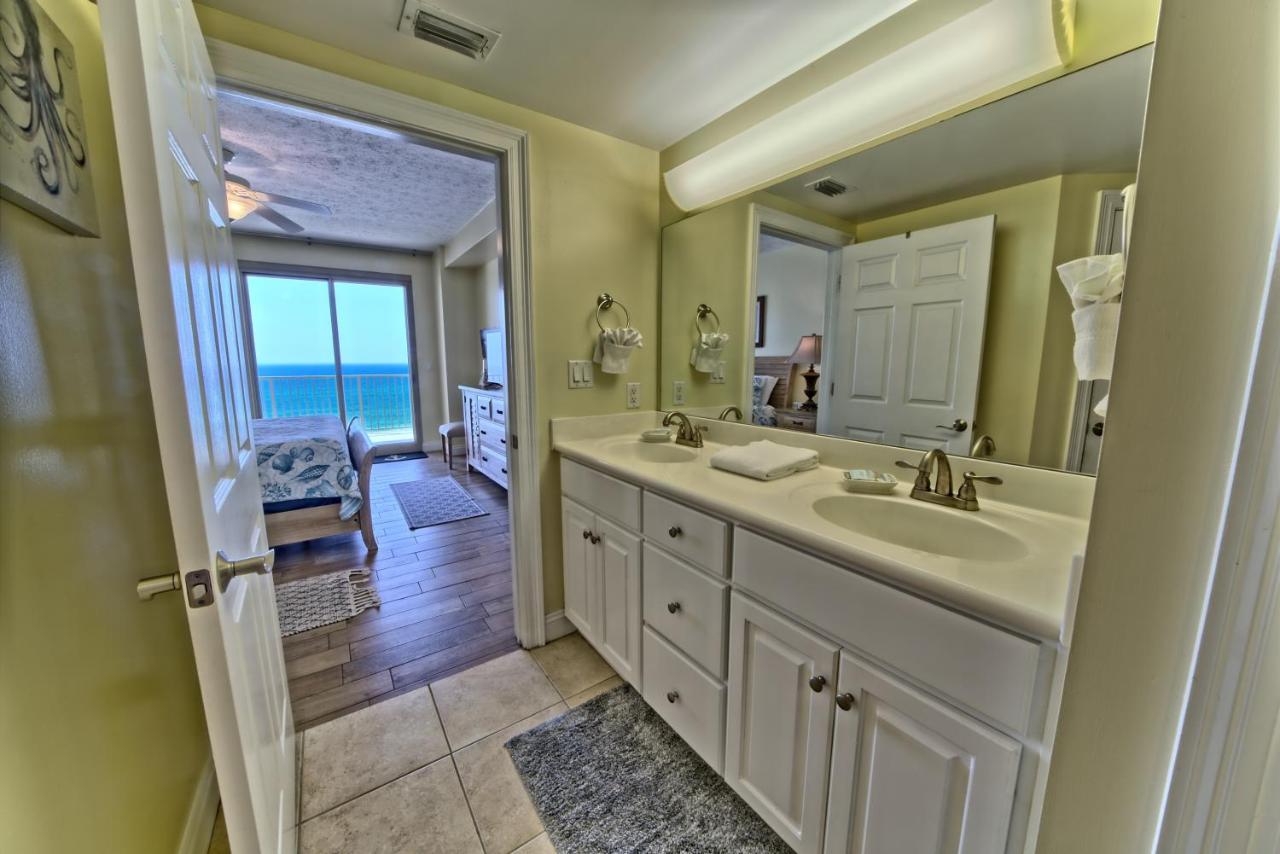 Roomy With Pool And Access - Unit 0502 Apartment *