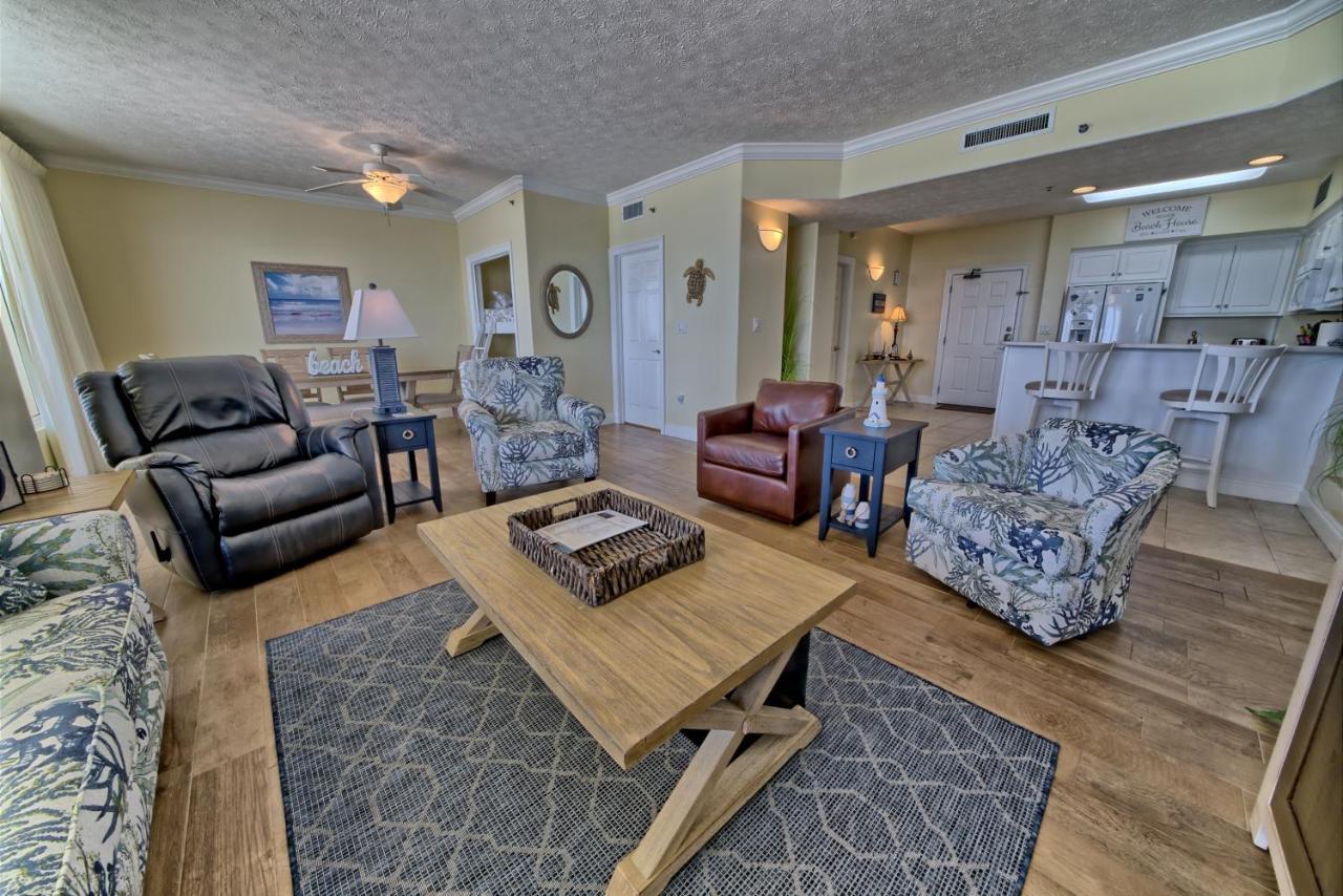 Roomy With Pool And Access - Unit 0502 Apartment *