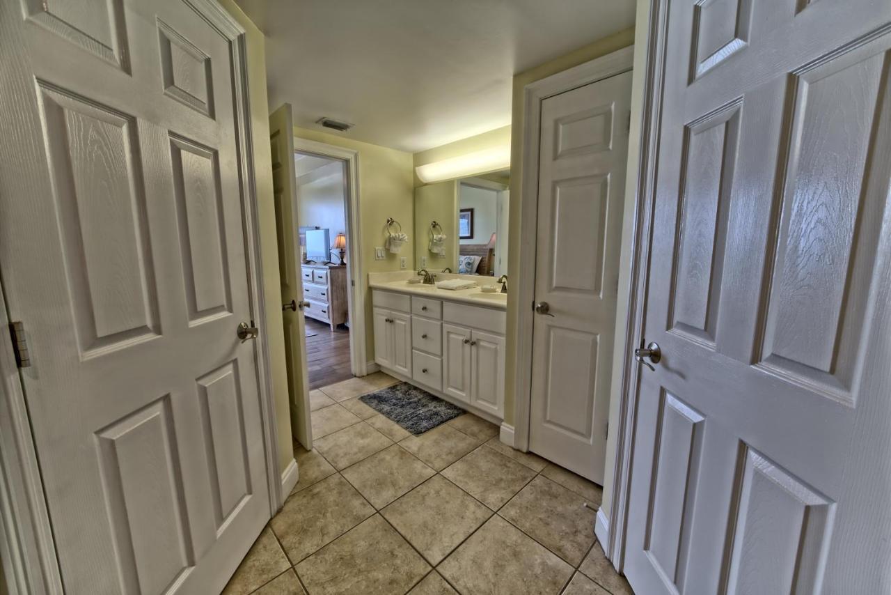 Roomy With Pool And Access - Unit 0502 Panama City Beach