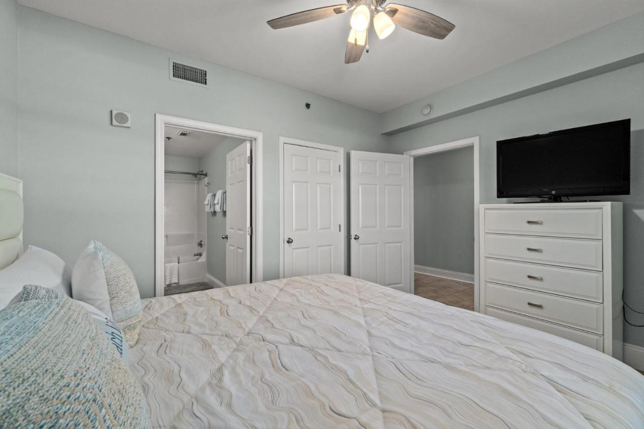 Living Right At Laketown Wharf #1016 By Nautical Holiday home Panama City Beach