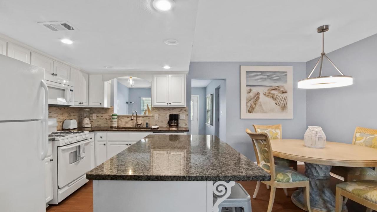 Reat's Retreat At Gulf Highlands By Nautical Properties Vacation *