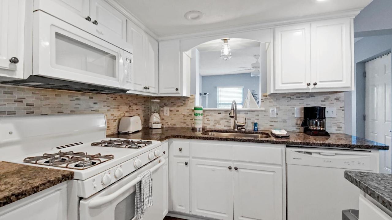 Reat's Retreat At Gulf Highlands By Nautical Properties Vacation Holiday home