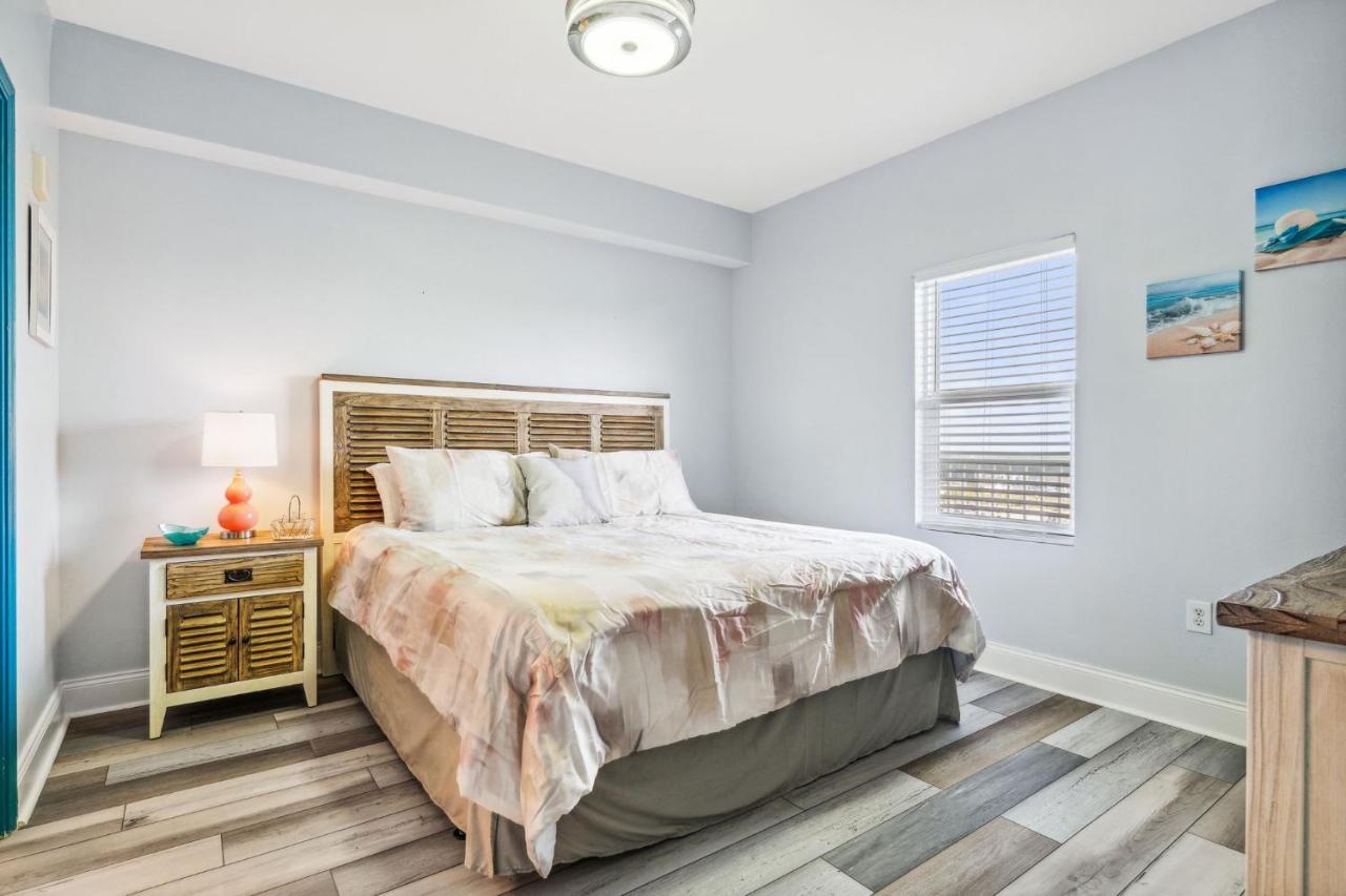 Holiday home Eternal Waters At Laketown Wharf #1221 By Nautical Vacation *