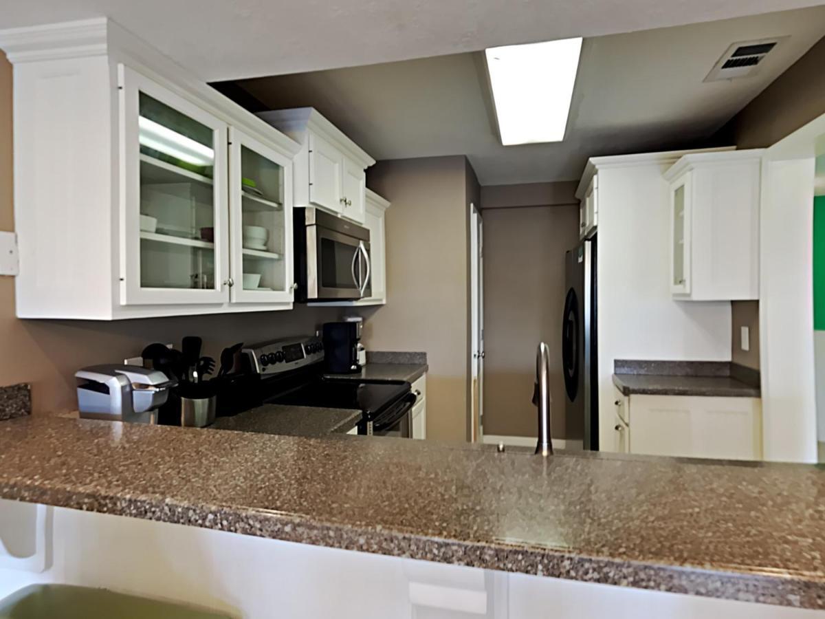 Edgewater 1312 Apartment