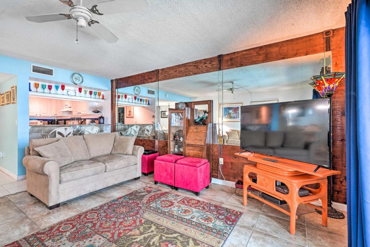 With Views And Balcony On Panama City Beach!